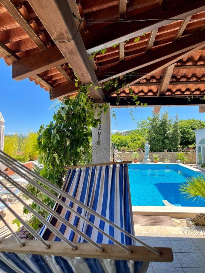 Gorana With Swimming Pool Jelsa (Hvar)